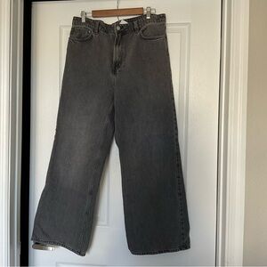 Stylish High-Waist Jeans